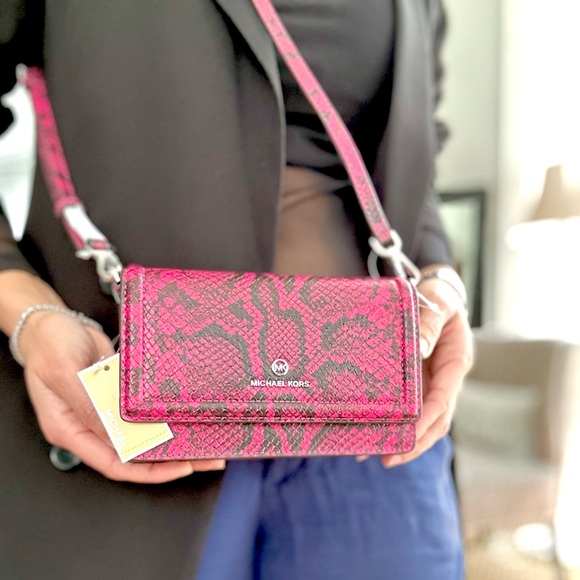 MICHAEL KORS Jet Set Charm Small Phone Crossbody - Picture 2 of 9